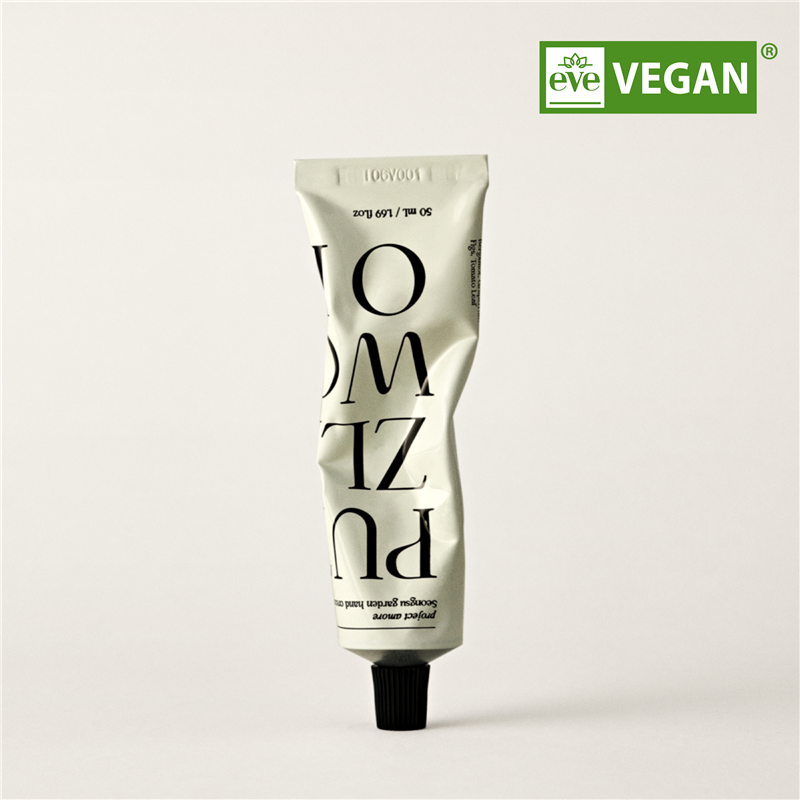 04_puzzlewood_handcream_product_reg.png